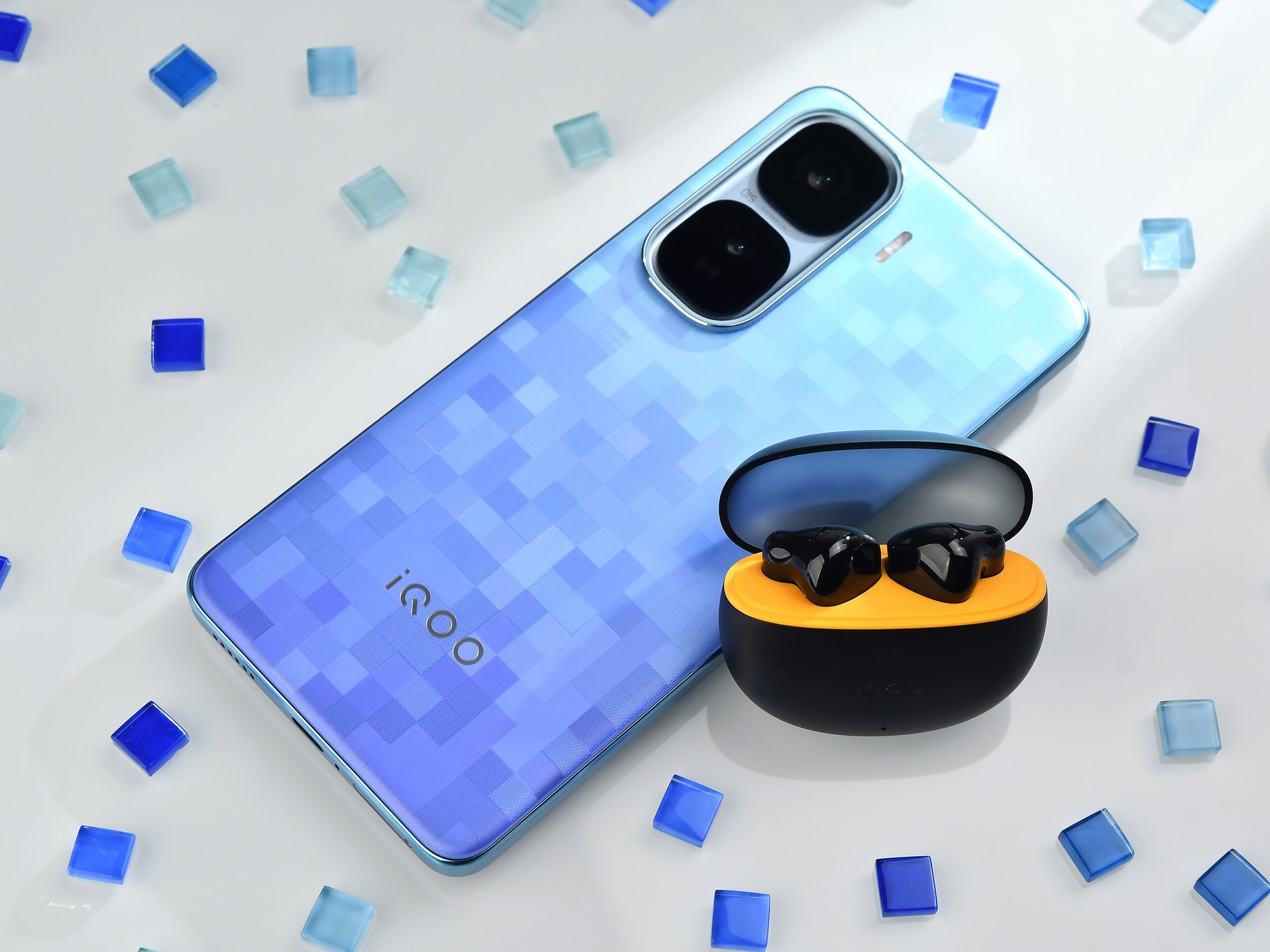 iQOO Neo10 Pro+ȫ ˫оսĳ֮